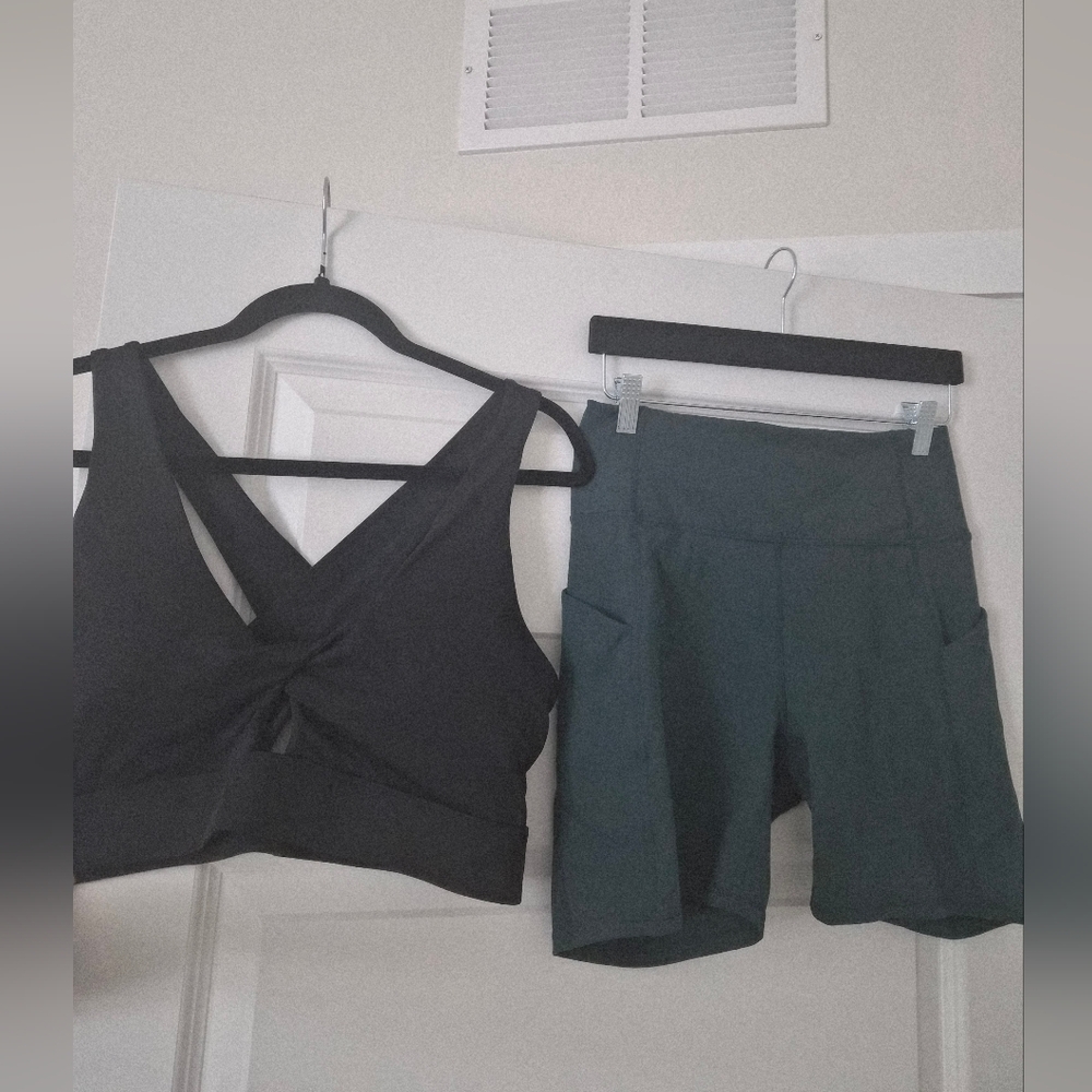 2 Piece Fabletics Deep Teal Bike Shorts with Pockets And Black Bralette